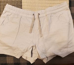 Khaki pull on shorts